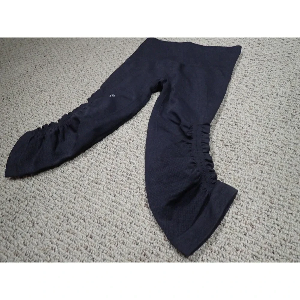 Lululemon Ebb to Street Crop Leggings Womens‎ 2 Grey Excellent Ruched Seamless